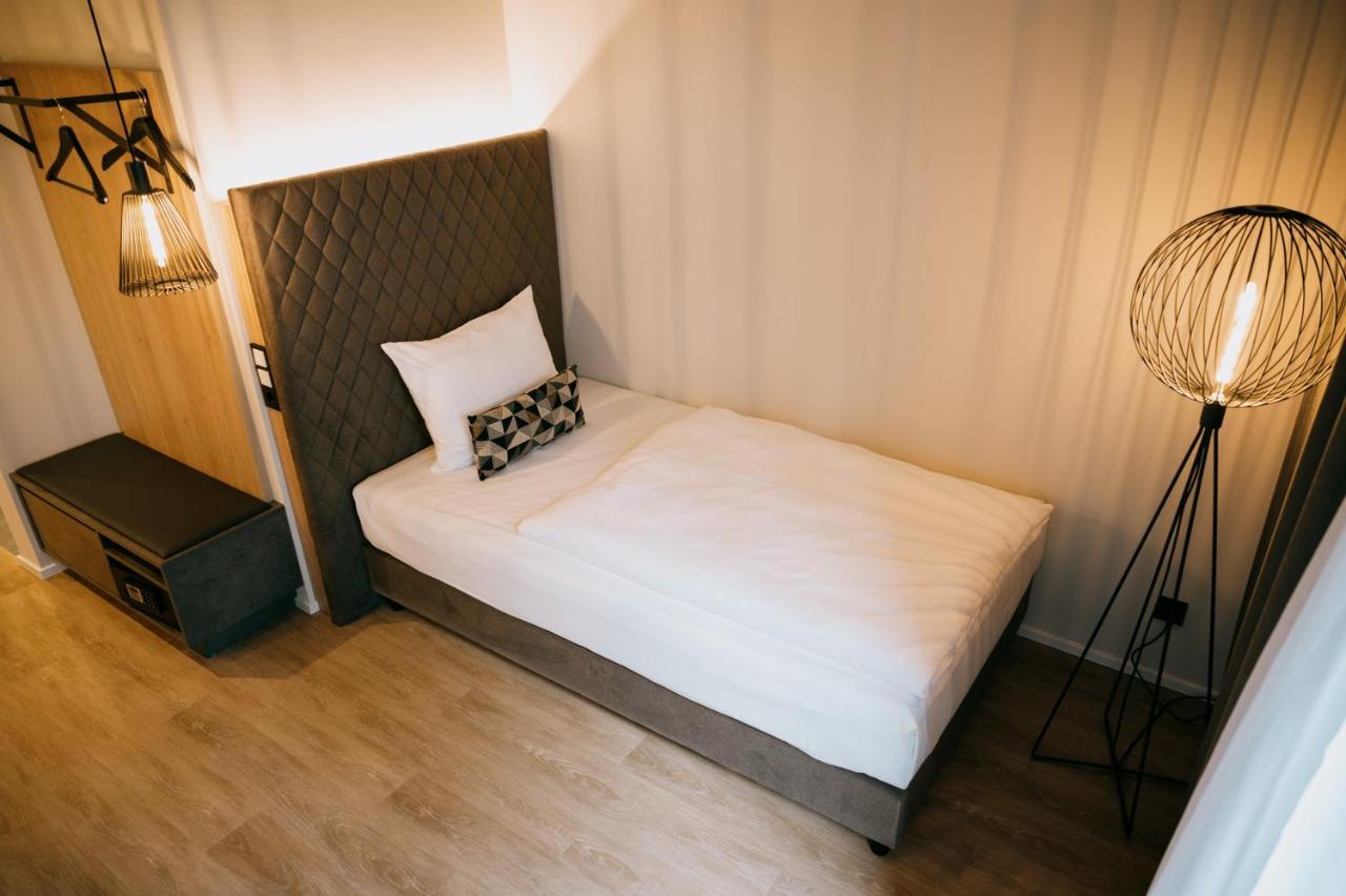Loom Hotel & Skybar Eislingen Ngoại thất bức ảnh